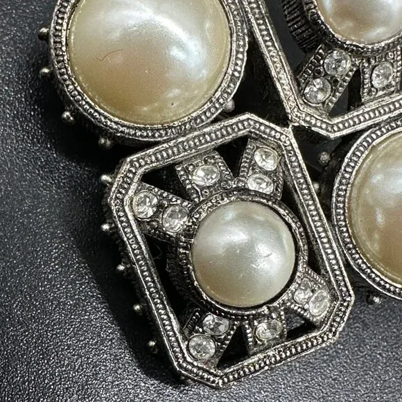 Vintage Brooch Pin Faux Pearl Rhinestones Silver Tone Victorian Style Jewelry - Picture 5 of 7